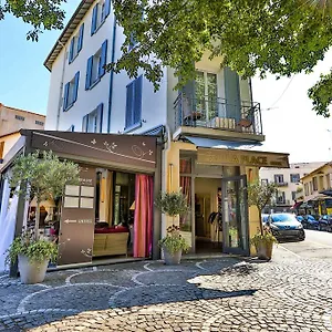 La Place Hotel